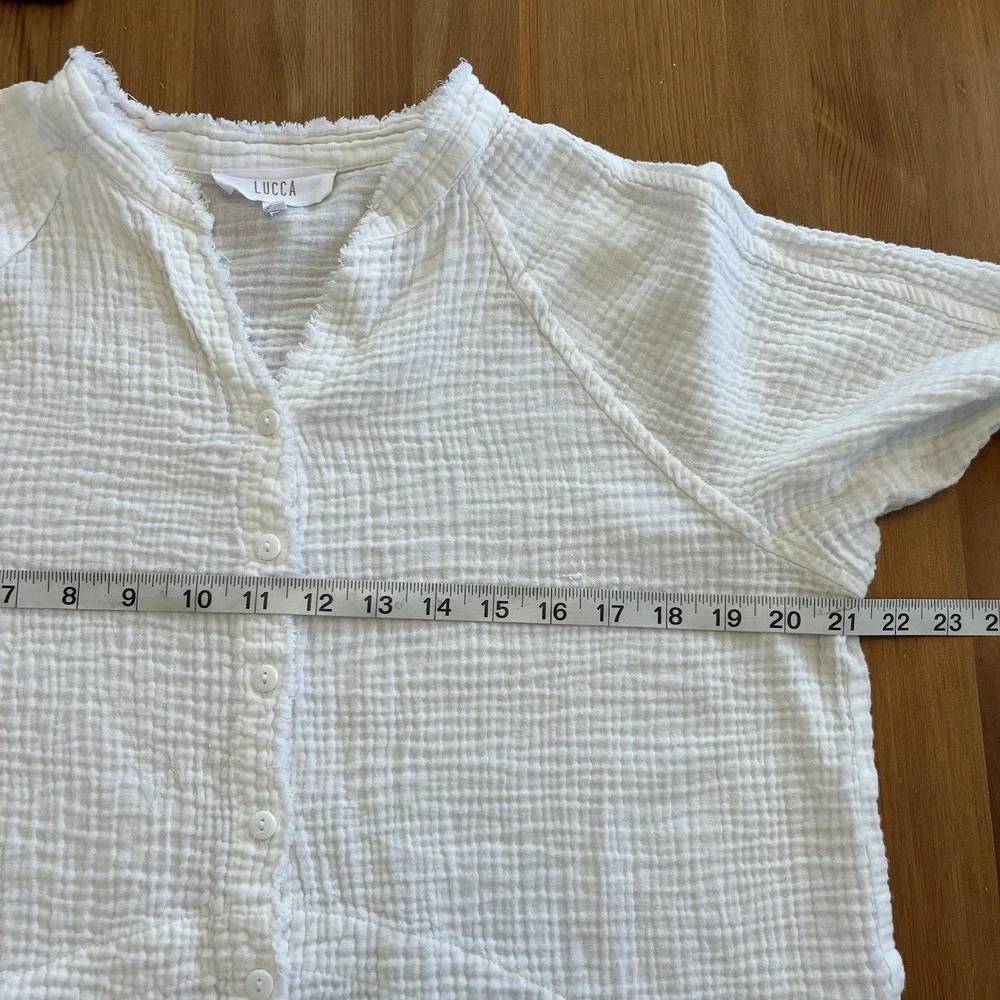 Lucca Women's Top Size XS White Gauzy Cotton Tunic Button Boho Beachy Cottage - Picture 14 of 15